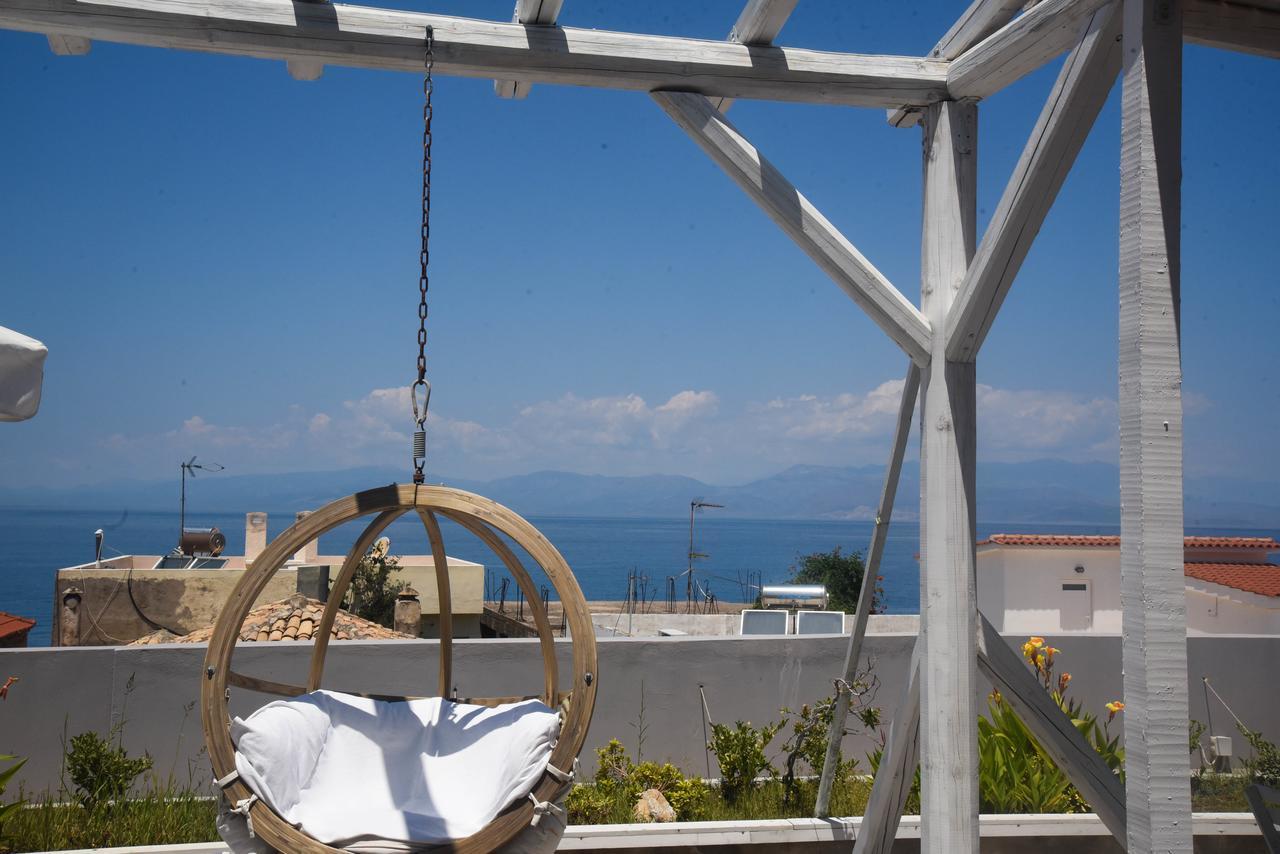 Alissachni Luxury Apartments Derveni Exterior photo