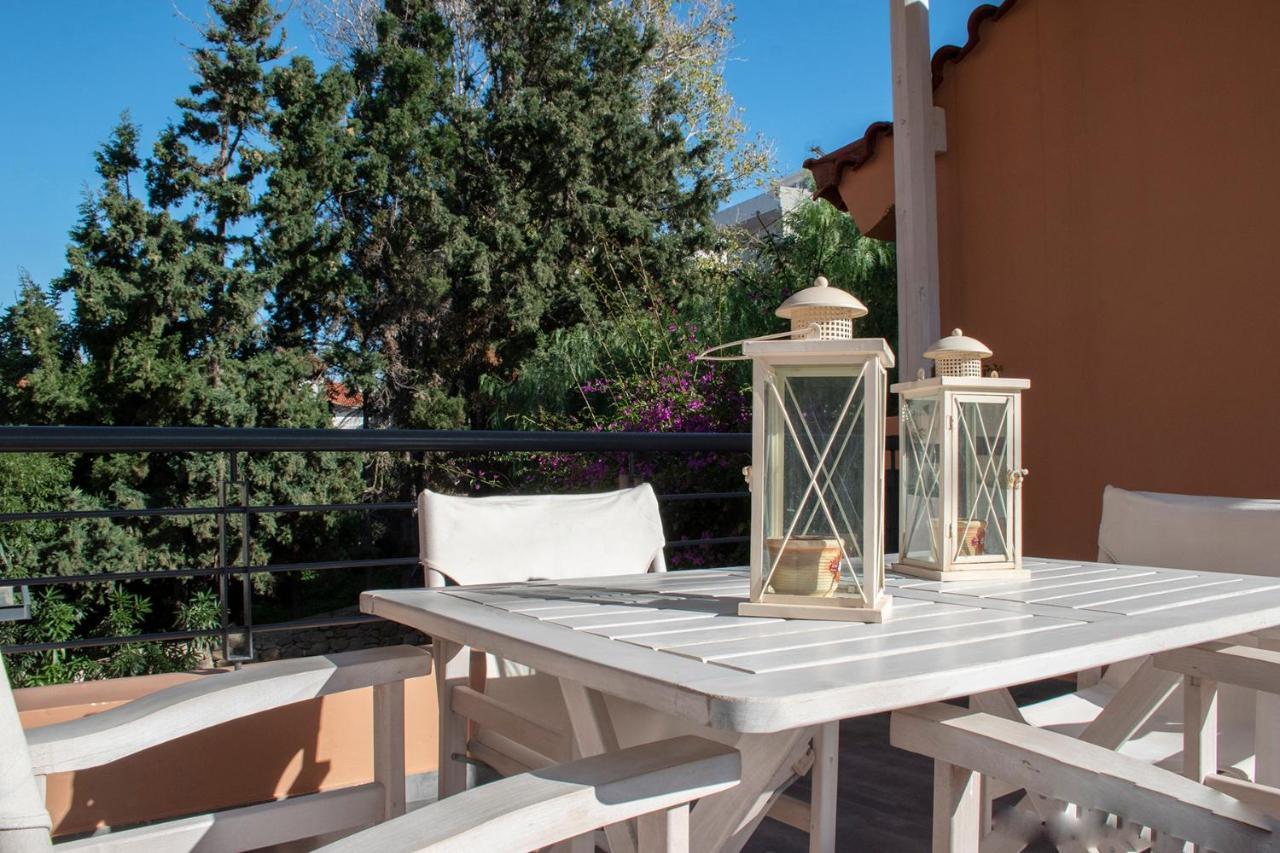 Alissachni Luxury Apartments Derveni Exterior photo